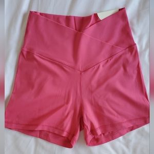 AERIE Real me High Waisted Crossover 3" bike short